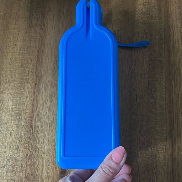 NEW Dog Portable Travel Foldable Water Bottle - Picture 5 of 7